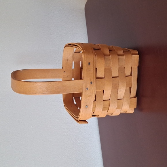Longaberger Small Peg Basket with Fabric Liner and Plastic Protector 1998 - Picture 11 of 16